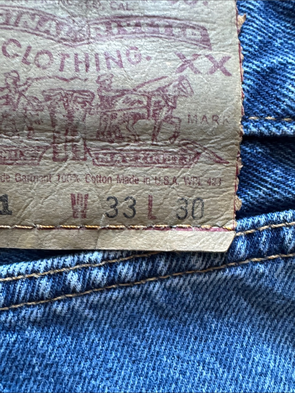 Levi’s 501 button fly- Classic Light Blue Men's Straight-Leg Jeans. 33x30 - Picture 5 of 5